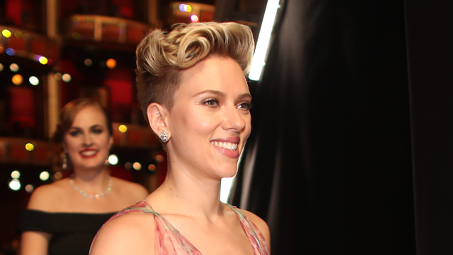 Illustration for article titled There Are 10 Pictures Of Scarlett Johansson In This List, But A True Gentleman Would Only Look At 3 Or 4